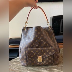 LOUIS VUITTON Authentic Metis Hobo Monogram Tote Handbag Shoulder Bag
